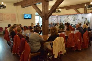 Muzicieni harghiteni pentru copii harghiteni: conversaţii amicale după prima zi a festivalului