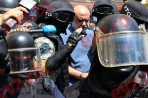 Omar Hayssam îşi reia periplul prin instanţe. Cel mai cunoscut terorist al ţării a primit într-un dosar o amânare-record