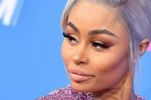 Femeile în sevraj! Marele boom al cosmeticelor şi pilulelor create pentru a face pielea mai albă