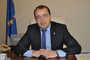 Prefectul despre postarea politică de pe pagina instituţiei: O surpriză neplăcută