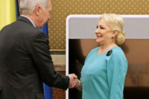 Vizită fulger. Premierul Viorica Dăncilă s-a întâlnit cu ambasadorul SUA al Bucureşti, Hans Klemm