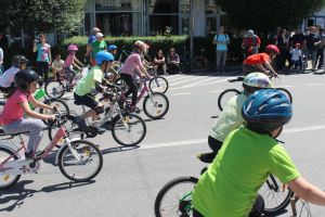 Competiţia sportivă ,,Tinerii pe bicicletă”, în centrul Devei. Restricţii de circulaţie în zonă