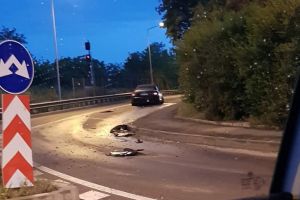 Un şofer şi-a făcut praf un Audi proaspăt adus din Germania pe drumul expres din Oradea. Poliţiştii bănuiesc că era drogat (FOTO)