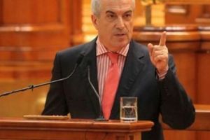 USR strânge semnături pentru revocarea lui Tăriceanu de la şefia Senatului. Comisia Juridică a votat în favoarea cererii DNA de a permite cercetarea penală a preşedintelui ALDE