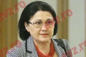 FSLI îi aduce Ecaterinei Andronescu critici grave. Se vorbeşte despre discriminarea elevilor cu medii sub 5
