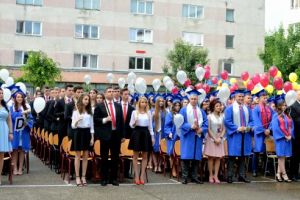 FOTO, VIDEO: Emoţia absolvirii, la Liceul Tehnologic „Petru Maior”