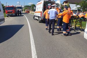 DN 72 – Trei persoane aflate într-un microbuz, rănite într-un accident