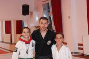 Vlad Artene şi Mihai Neagu, în vârstă de 13 ani, la Campionatele Mondiale de Ju-Jitsu, derulate în Muntenegru  Interviu cu Cristian Șchiopu şi Ionuţ Carp, antrenorii celor doi tineri