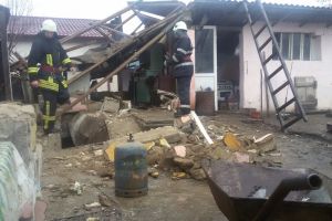 Un bărbat din Botoşani, în stare gravă la spital, după ce o butelie i-a explodat în faţă