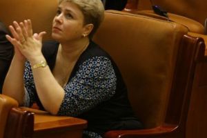 Teo Trandafir se întoarce la prima ei iubire? Turcilor de la Kanal D nu le-a venit să creadă. Au luat măsuri de urgenţă