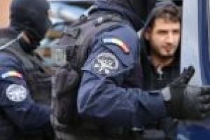 NEWS ALERT. Percheziţii la traficanţii de droguri din Reşiţa şi Timişoara!