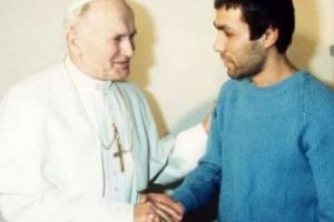 Semnificaţiile ascunse ale vizitei Papei. Complot pentru asasinarea suveranului pontif, un fakenews demontat după 20 de ani de procese