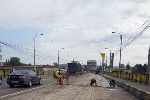 Lucrările de pe podul de la Bazar ar putea fi întrerupte şi reluate după Zilele Sucevei