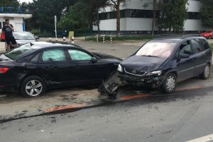 FOTO Șofer din Arad, accident pe Ștefan cel Mare în Sibiu – O femeie a fost rănită