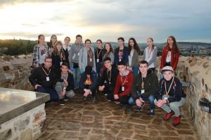 Aşa ceva mai rar! Un profesor din Botoşani le-a oferit elevilor premianţi o excursie, din bursa lui de doctorat