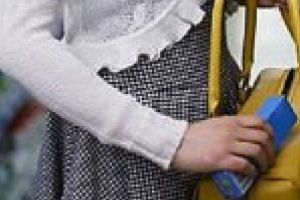 Braileanca talharita in plina zi in incinta unei societati comerciale din oras