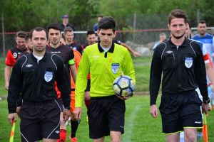 Grevă printre arbitrii de fotbal sibieni – Sunt neplătiţi de şase luni de AJF Sibiu