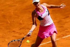 Irina Begu s-a calificat în turul III la Roland Garros, Sorana Cîrstea, eliminată, după ce a evoluat accidentată
