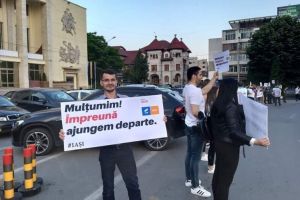 Manifestaţie stradală realizată de Alianţa USR – PLUS Iaşi în semn de recunoştinţă  pentru voturile primite de la ieşeni