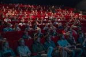 Filme noi, poveşti celebre! Hai la cinema să te convingi!