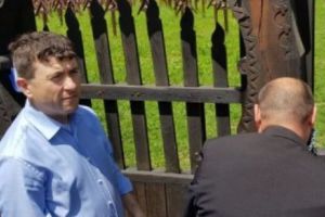 Borboly Csaba deschide din nou porţile urii interetnice, încuind ilegal cimitirul din Valea Uzului