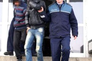 BĂRBAŢI ANCHETAŢI PENTRU FURTURI