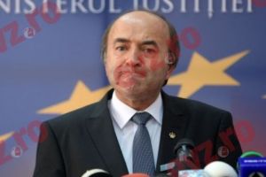 Studenţii îi cer demisia lui Tudorel Toader! „A girat moral corupţia gulerelor albe şi dezbinarea naţiunii”