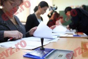 Cozile de la vot scot vechile proiecte de la naftalină. Autorităţile anunţă din nou moartea ştampilei şi trecerea la votul electronic