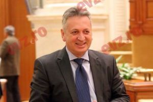 Relu Fenechiu încearcă să-şi recupereze mita în instanţă