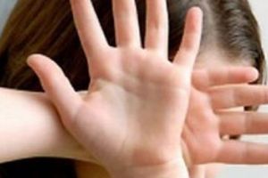 Caz şocant în Botoşani! Femeie bătută cu biciul de propriul soţ. Totul a pornit de la o glumă