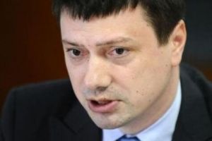 Scandal cu plagiat la Universitatea Bucureşti. I-au retras titlul de doctor