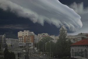 Anunţ de ULTIMĂ ORĂ de la meteorologi - Vremea rea se DEZLĂNȚUIE la sosirea Papei în România