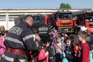 Pompierii bihoreni cheamă copiii în vizită, de 1 iunie