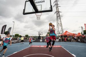 Baschet 3X3, sâmbătă şi duminică, în parcarea Iulius Mall Suceava