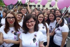 Ultimul clopotel a sunat astazi pentru elevii claselor a XII-a de la Colegiul National “Mihai Eminescu” din Baia Mare