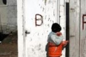 In trei comune din Braila toaletele “pericol” din curtea scolii vor disparea. Apar containere moderne care sunt prevazute cu partea de baie