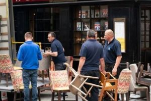 Imperiul lui Jamie Oliver se destramă. Executorii judecătoreşti au descins în renumitul restaurant din Londra