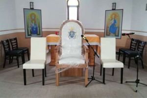 FOTO| Vizita Papei Francisc în România – Tronul arhieresc pe care va sta Sanctitatea Sa a ajuns la Blaj.