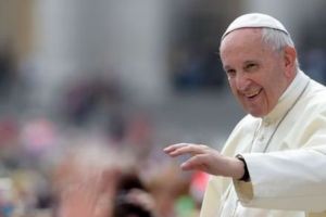 Evz.TV. Preşedintele României Klaus Iohannis îl aşteaptă pe Papa Francisc la Cotroceni