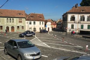 USR Sibiu ia atitudine în scandalul maşinilor ridicate pentru a face loc autoturismelor consilierilor locali