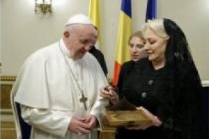 Prim-ministrul Viorica Dancila a avut o audienta privata cu Sanctitatea Sa Papa Francisc (galerie foto)
