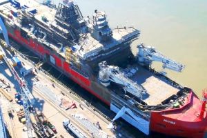 Spărgătorul de gheaţă construit la „Damen” pentru Guvernul Australiei, în probele de cheu