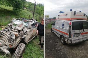 FOTO Doi răniţi pe Valea Lotrioarei – Ambulanţa care îi ducea la spital a facut şi ea accident