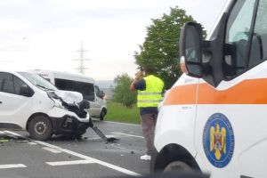 FOTO Accident grav pe DN1, intersecţia cu Cisnădie – Două victime încarcerate
