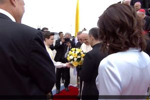 VIDEO Mii de români au venit să îl vadă pe Papa Francisc – Un copil: „I-aş spune că îl iubesc”