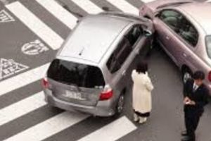 O nouă bombă în Codul Rutier. Șoferii pot părăsi locul unui accident fără să facă închisoare! Există o situaţie specială...