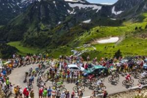 Ciclism. Doi români calificaţi în cea mai mare cursă din lume. Cine sunt reprezentanţii noştri şi cât vor avea de parcurs
