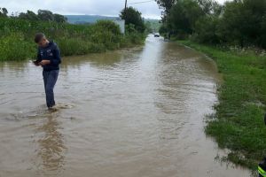 Cod portocaliu de inundaţii în 15 judeţe – Alte 38 sunt sub cod galben