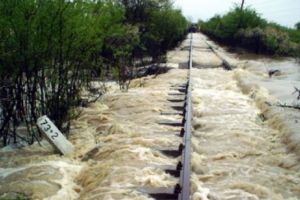 Meteorologii au emis Cod portocaliu de inundaţii în mai multe judeţe din ţară. Autorităţile sunt în alertă