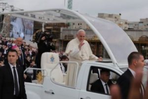 S-a aflat adevărul! De ce e Papa mai păzit ca oricare preşedinte de pe glob? Explicaţia tulburătoare